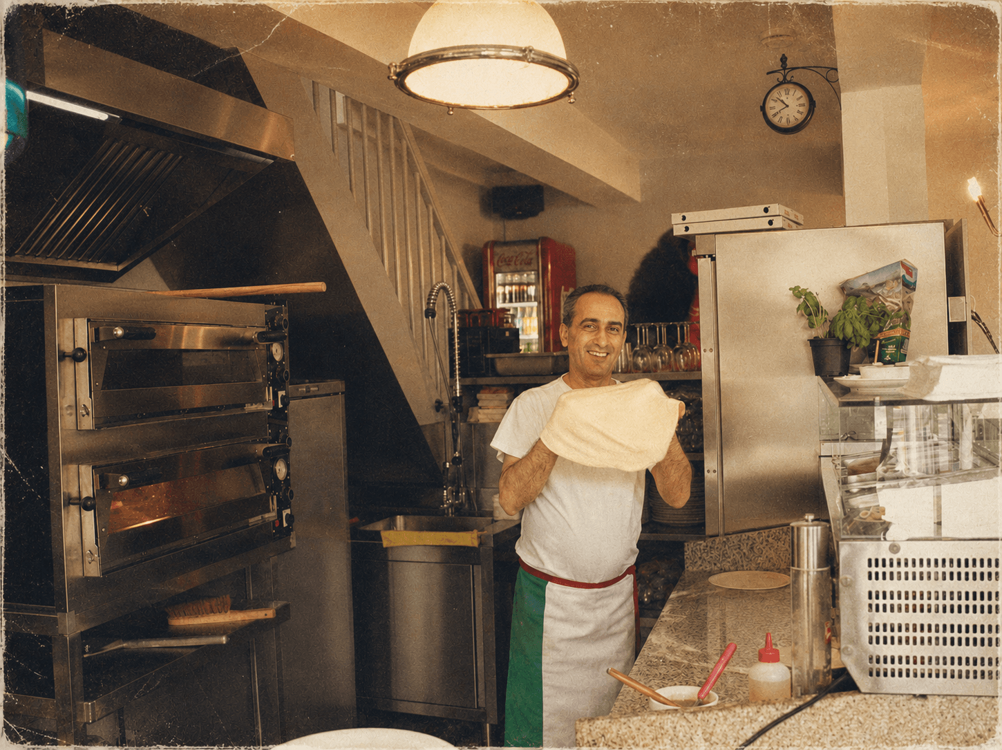 Pizza gaat de oven in bij Maciotto